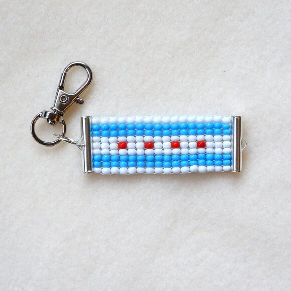 Chicago flag bead keychain / bag charm, handmade, seed beads, Illinois - Picture 4 of 5